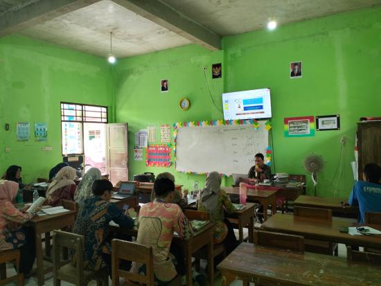 Rapat Bedah Kisi-Kisi AM